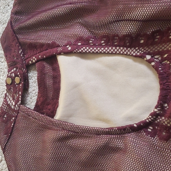 love, Fire Lace Sleeveless Dress - Picture 6 of 6